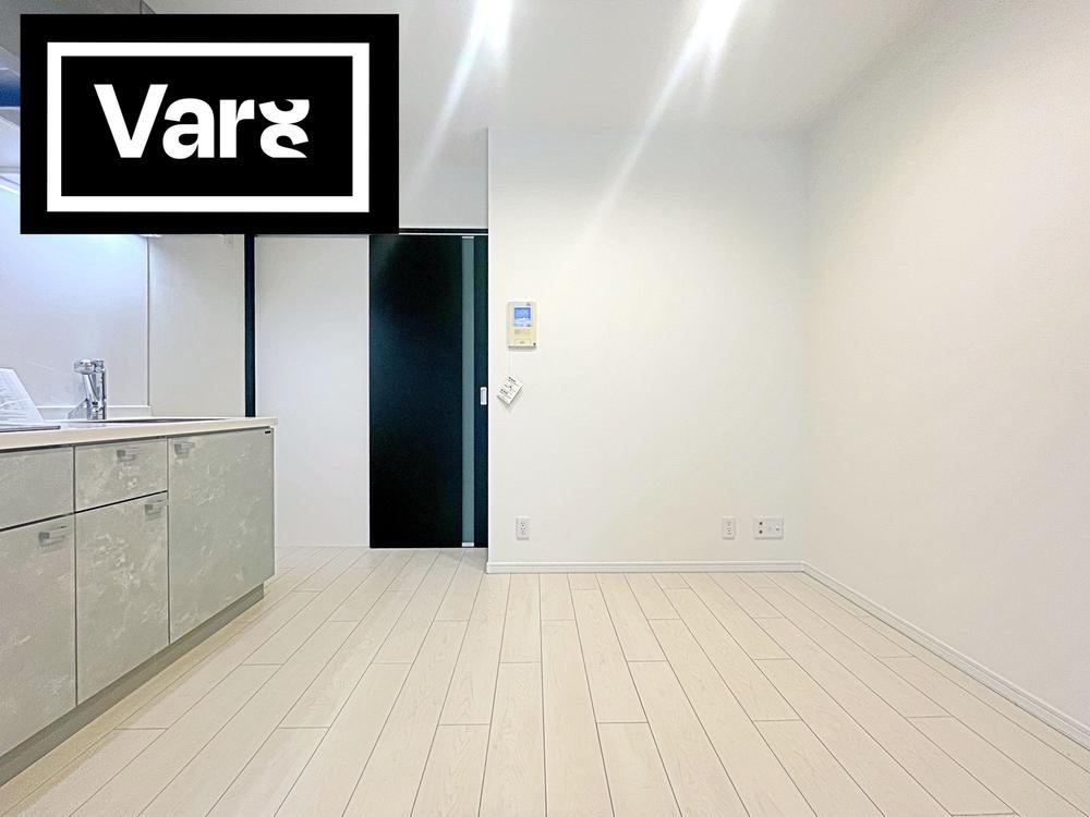 Stylish 1DK Apartment with English Support in Nakameguro - Photo 1