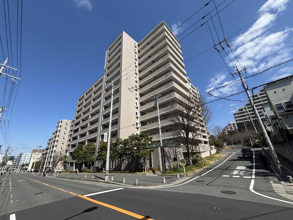 3LDK apartment in Hirakata, Osaka - Photo 1