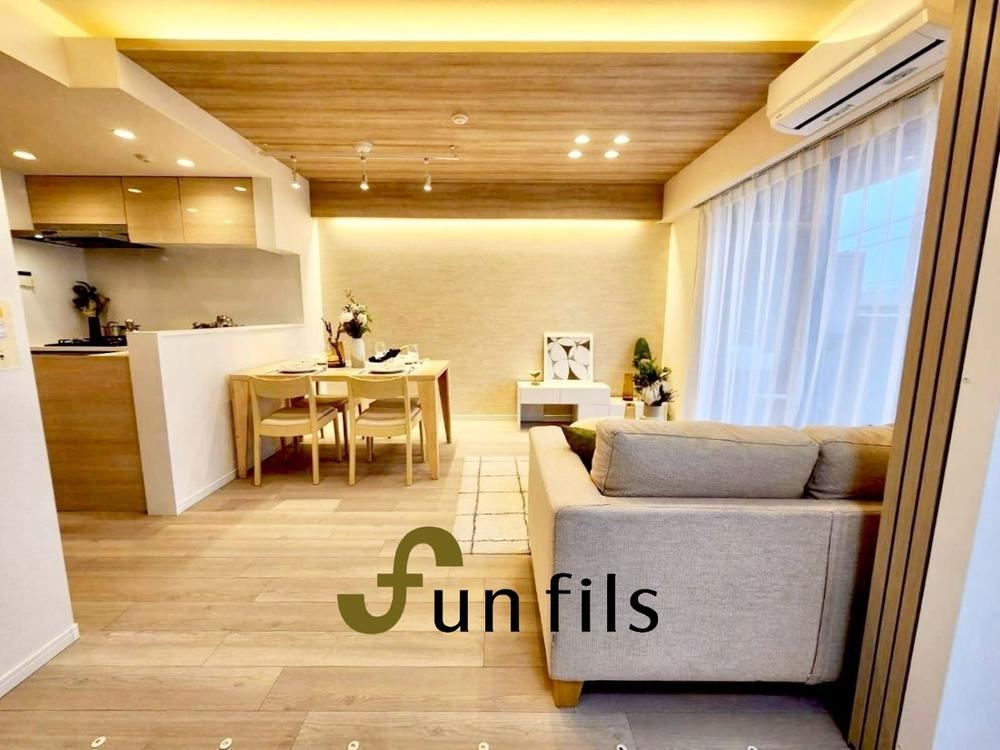 Pet-Friendly 2LDK Apartment with Renovation - Photo 1