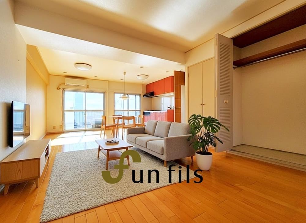 Spacious 1LDK Apartment in Seijo - Photo 1