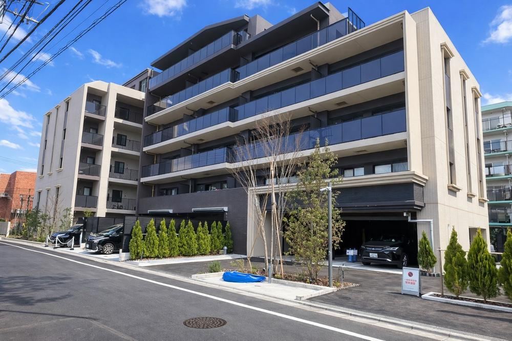 New 3LDK Apartment with Terrace in Nerima - Photo 1