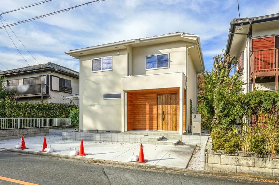 Fully Renovated 3LDK Home in Mitsuidai 2 - Photo 1