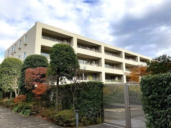 3LDK Apartment with Garden in Kichijoji - Photo 1