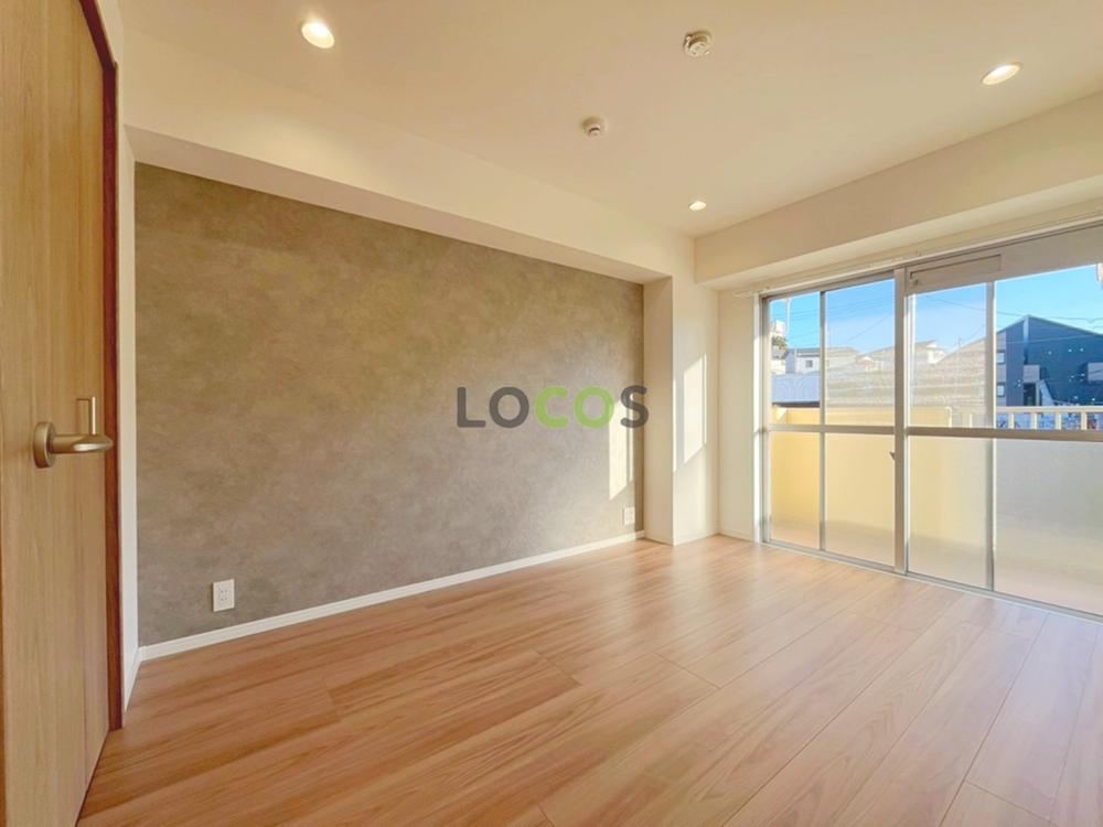Fully Renovated 2LDK Apartment Near Byobugaura Station - Photo 1