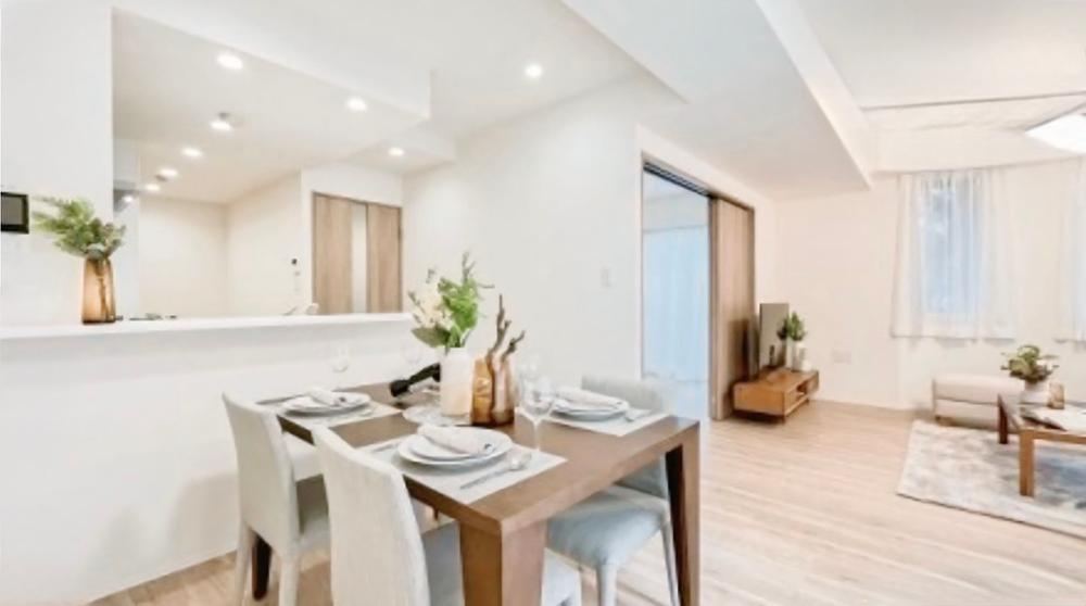 Renovated 4LDK Apartment in Suginami - Photo 1
