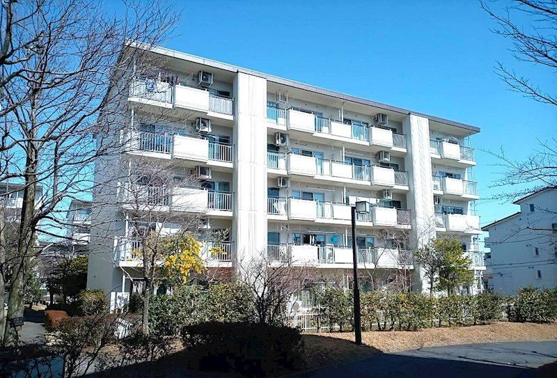 Bright 3LDK Apartment in Kaitori, Tama City - Photo 1