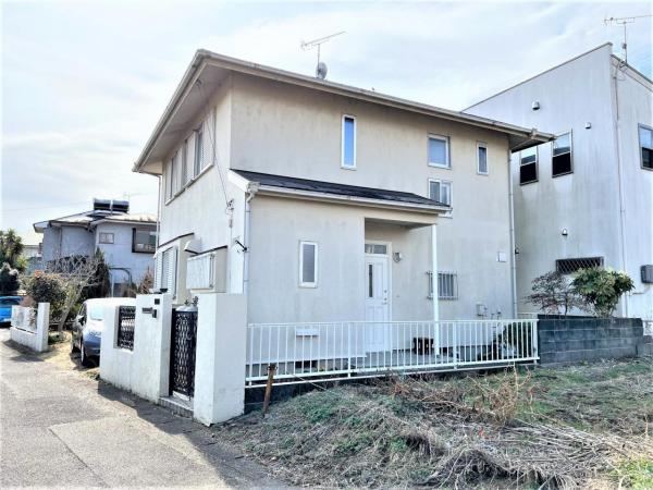 Comfortable 4LDK + S House with Excellent Sunlight - Photo 1