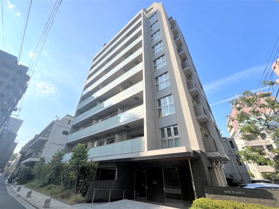 2LDK apartment in Shinjuku Ward, Tokyo - Photo 1