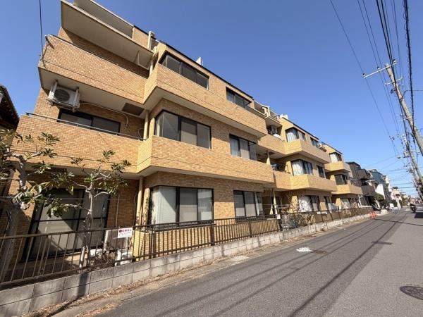 Renovated 3LDK Apartment Near Gyotoku Station - Photo 1