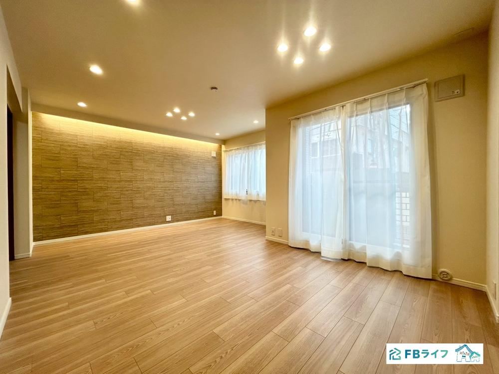 Luxurious 4LDK Apartment with Private Garden in Sapporo - Photo 1