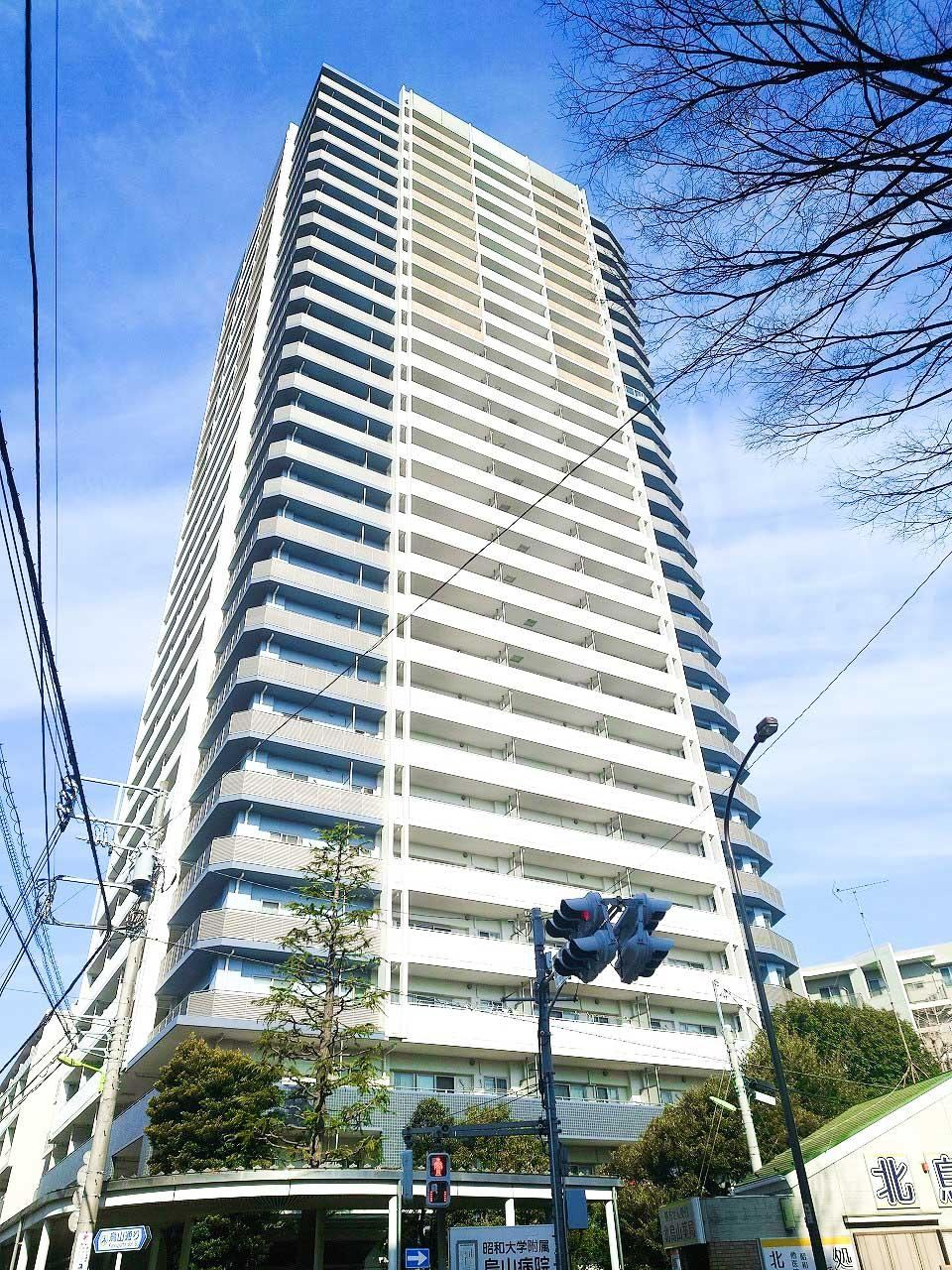 Convenient 3LDK Apartment Near Chitose-Karasuyama Station - Photo 1