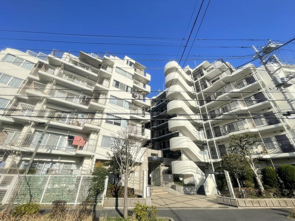 Completed Renovation 3LDK Apartment in Edogawa - Photo 1