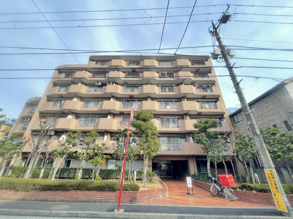 Conveniently Located 2LDK+S Apartment Near Hirai Station - Photo 1