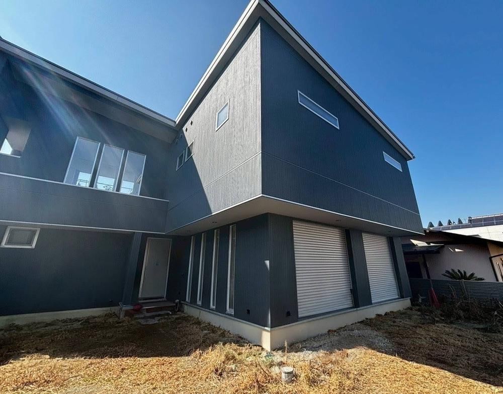 Modern House Near Shopping Center in Hadano - Photo 1