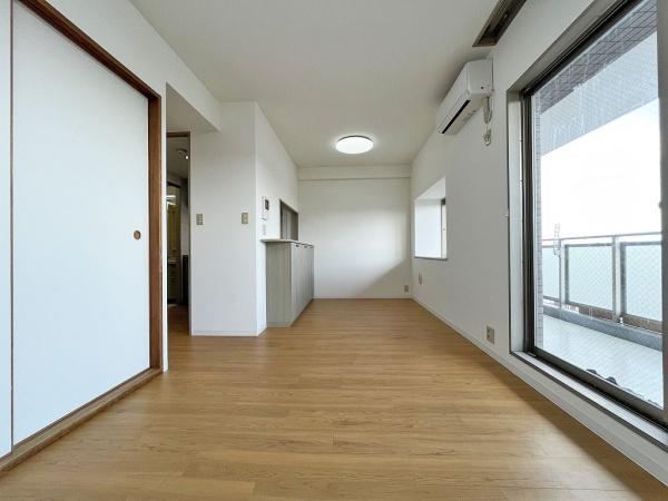 Bright 3LDK Apartment with Ample Storage in Kawasaki - Photo 1