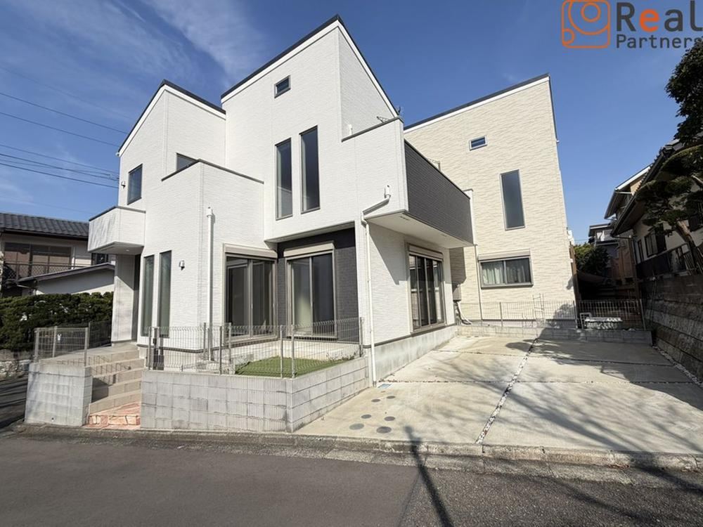 Modern 4LDK Home in Kawashimacho - Photo 1