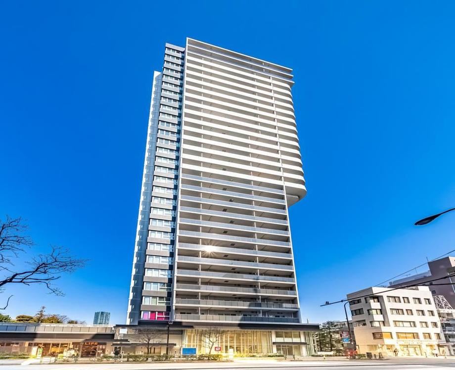 Modern 2LDK Apartment in Ikebukuro, Toshima - Photo 1