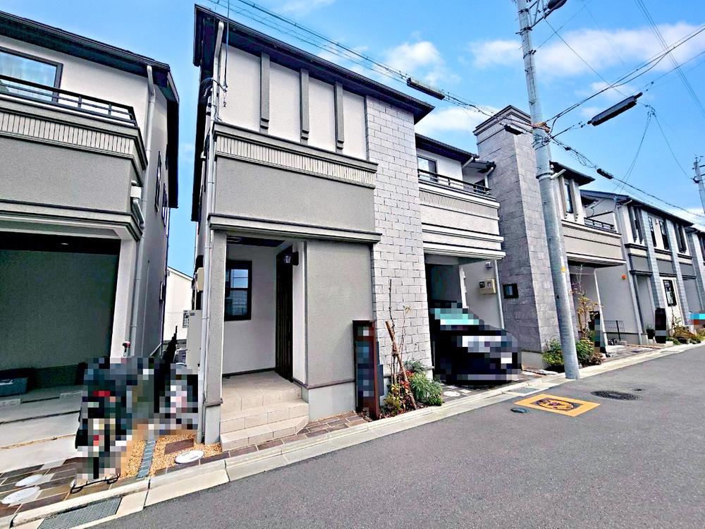 4LDK house in Suita, Osaka - Photo 1