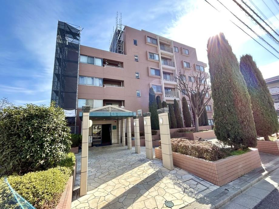 Spacious 4LDK Apartment in a Convenient Location - Photo 1