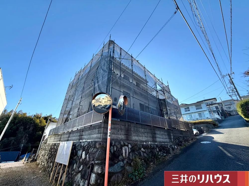 Renovated 3LDK House Near Zenko Station in Fujisawa - Photo 1