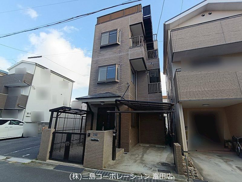 4LDK house in Takatsuki, Osaka - Photo 1