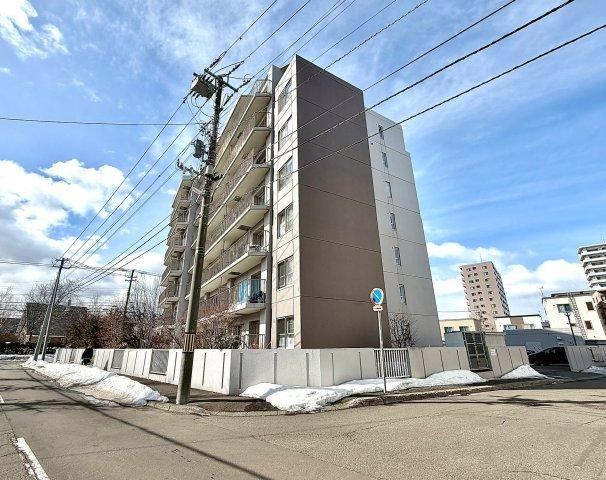 Bright 3LDK Apartment in Atsubetsu, Sapporo - Photo 1