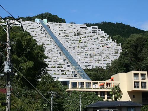 1LDK apartment in Atami, Shizuoka - Photo 1
