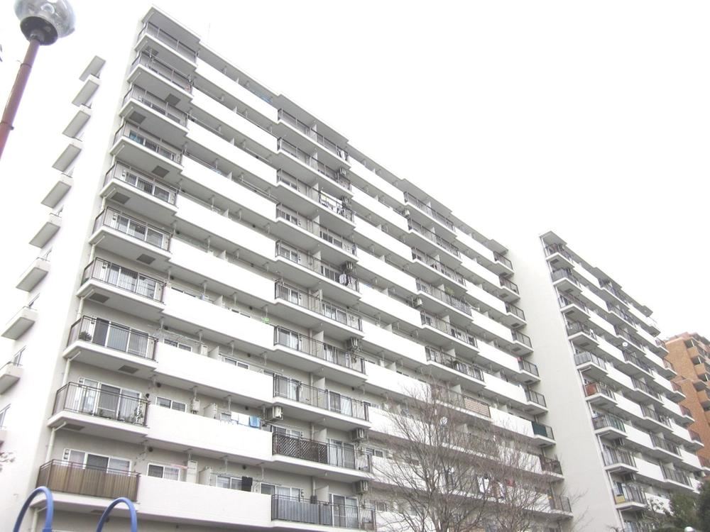 Renovated 3LDK Corner Apartment in Ebina - Photo 1