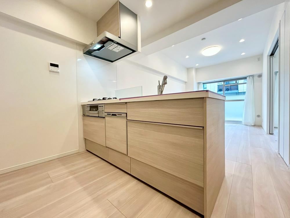 Renovated 3LDK Apartment with Garden in Minowa - Photo 1