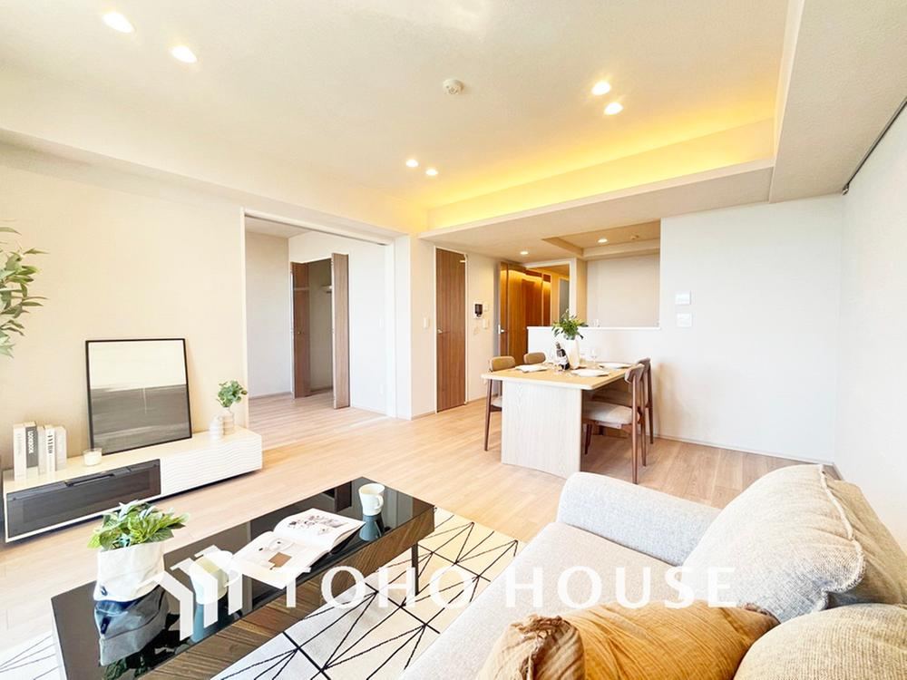 Renovated 3LDK Apartment with Great Accessibility - Photo 1