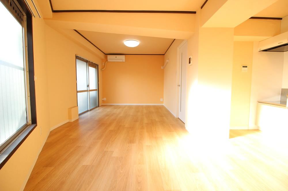 1LDK Apartment with Immediate Viewing Available - Photo 1