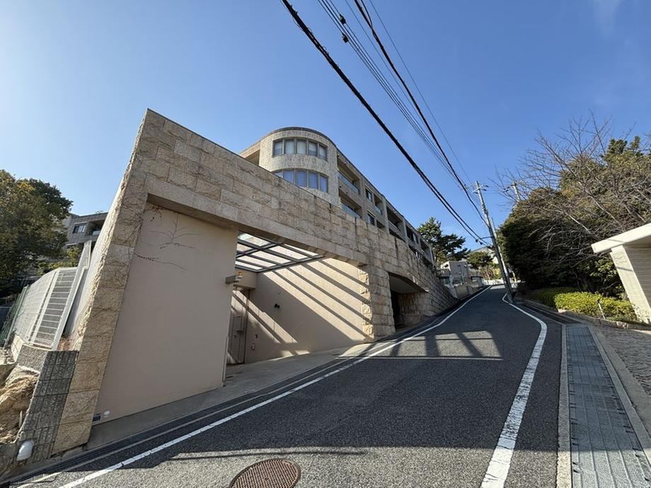 3LDK+S apartment in Higashinada Ward, Kobe, Hyogo - Photo 1