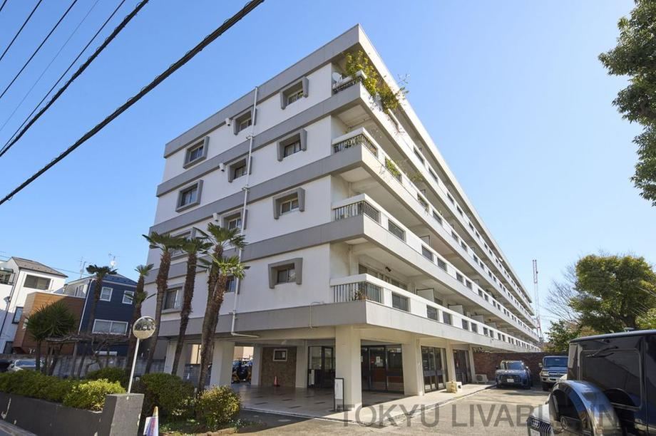 2LDK+S apartment in Shibuya Ward, Tokyo - Photo 1