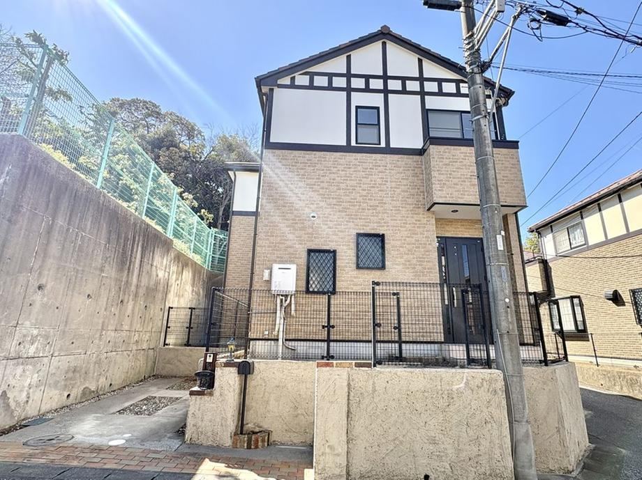 Renovated 4LDK House in Akiyama - Photo 1