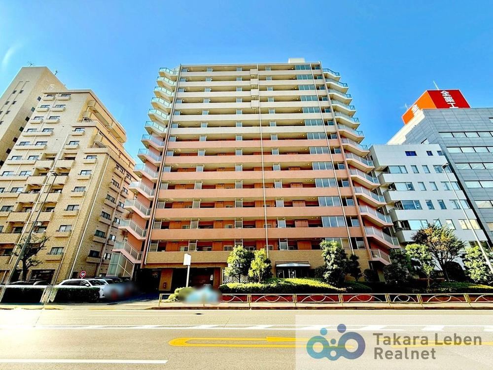 Bright 3LDK Apartment in Bunkyo - Photo 1