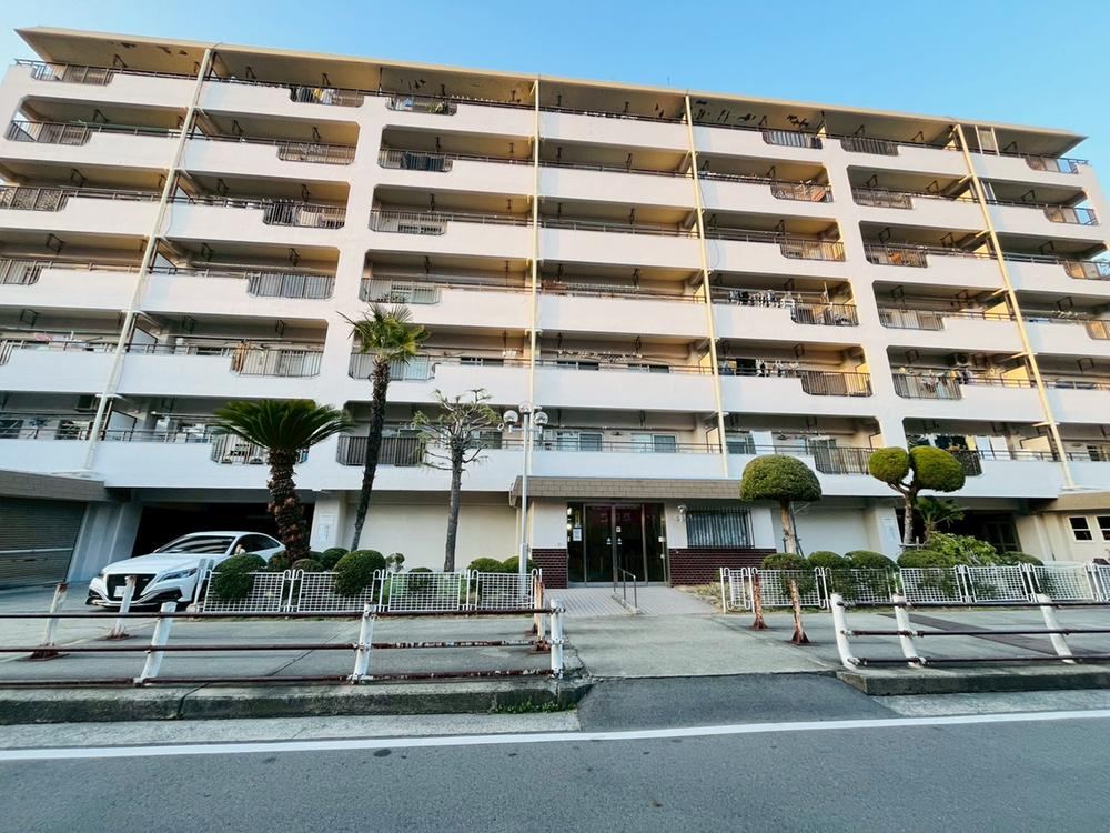 2LDK+S apartment in Suita, Osaka - Photo 1