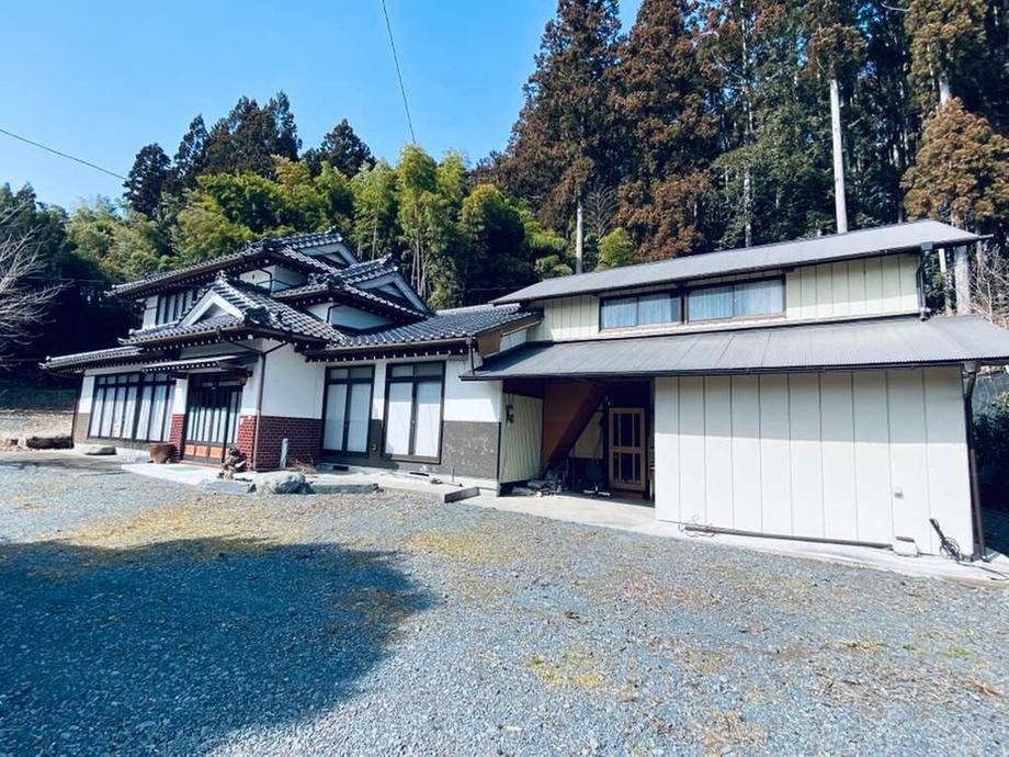 Spacious 10LDK House on Large Lot in Kakuda - Photo 1