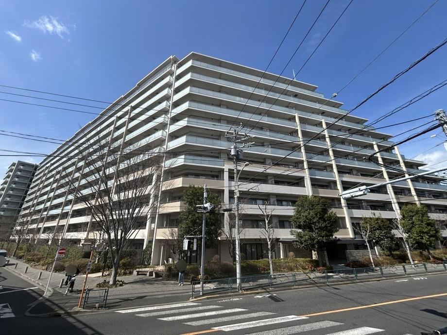 Spacious 3LDK Apartment in Takamatsu-cho - Photo 1
