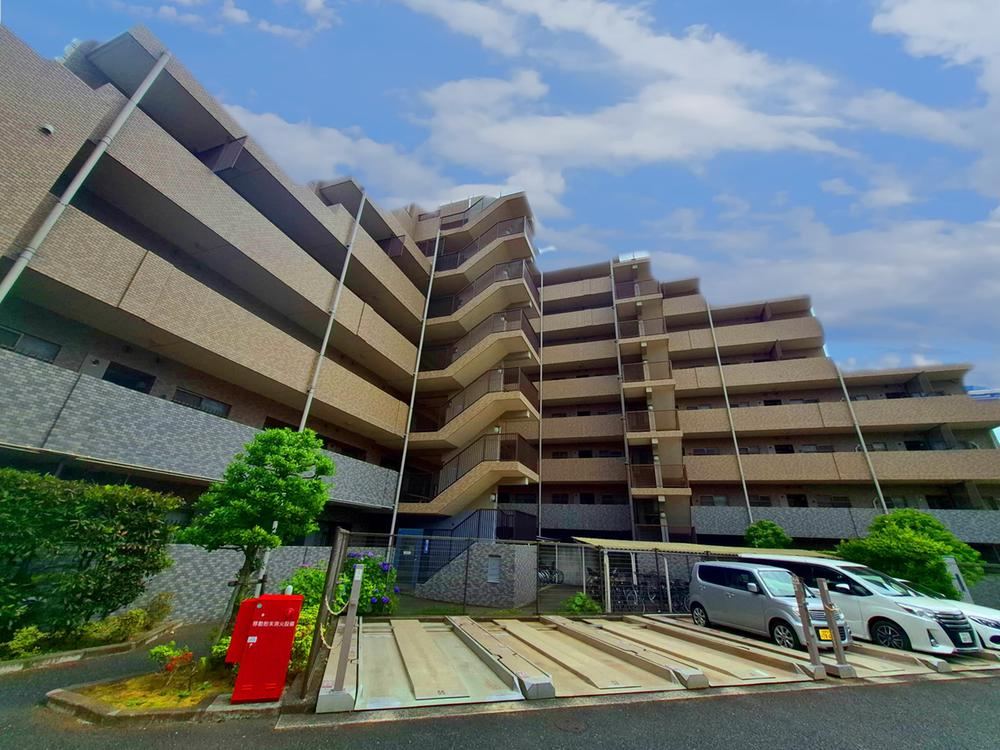Renovated 3LDK Apartment in Ichikawa - Photo 1