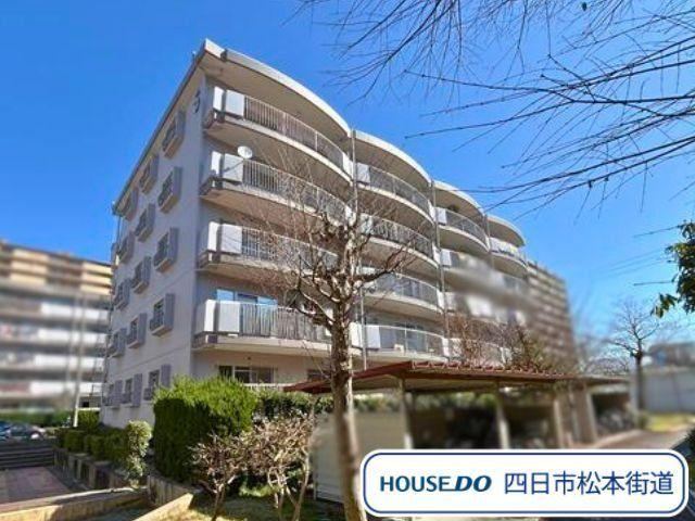 3LDK apartment in Yokkaichi, Mie - Photo 1