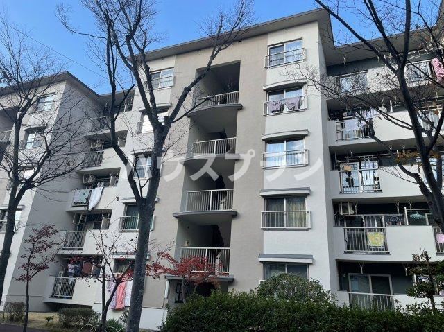3LDK apartment in Neyagawa, Osaka - Photo 1