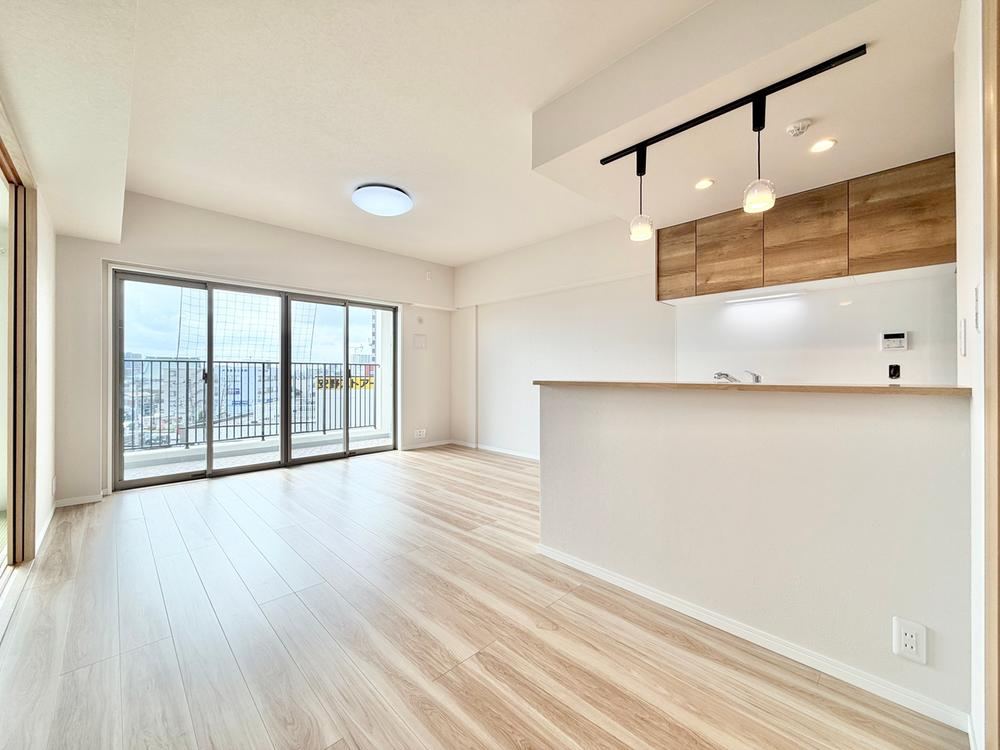 Modern 3LDK Apartment with Parking in Saitama - Photo 1