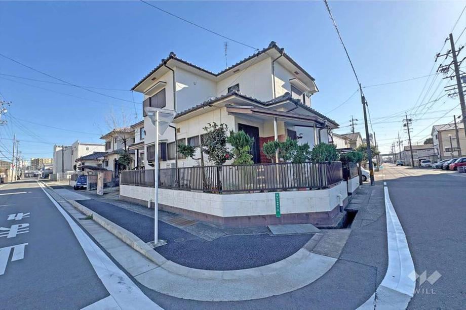 Bright 4LDK Corner Lot House in Nishi - Photo 1
