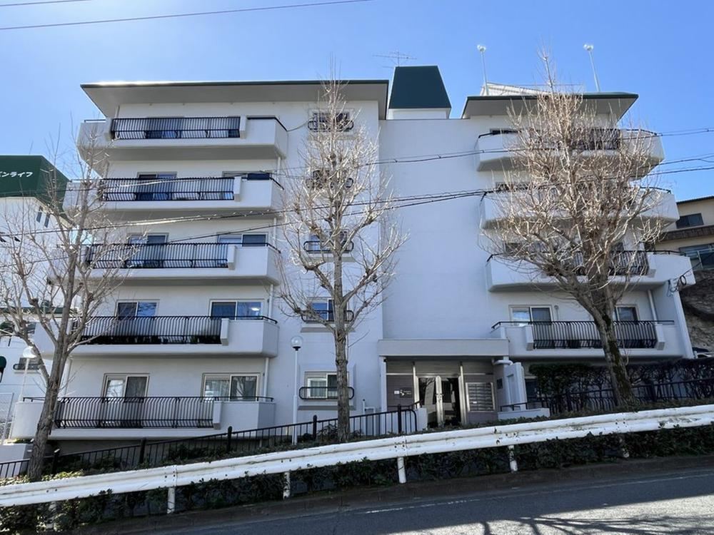 3LDK apartment in Ashiya, Hyogo - Photo 1