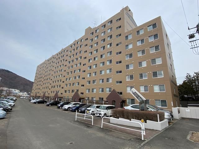 4LDK apartment in Minami Ward, Sapporo, Hokkaido - Photo 1