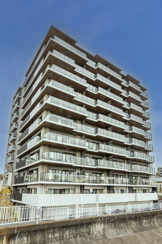 Newly Built 2LDK+S Apartment in Tsurumi - Photo 1