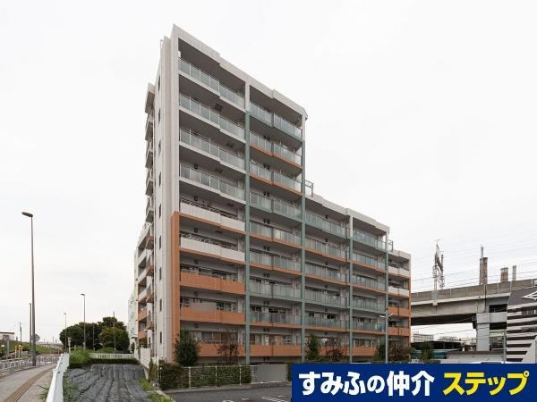 Sunny 1LDK Apartment in Itabashi - Photo 1