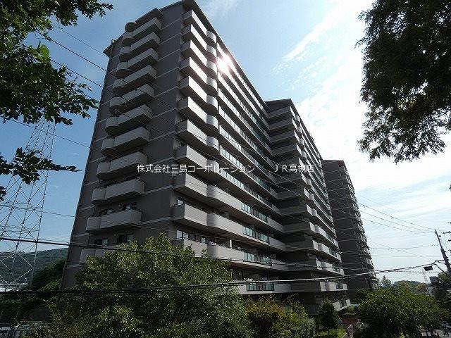 3LDK apartment in Takatsuki, Osaka - Photo 1