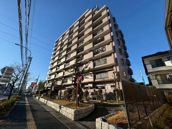 Charming 4LDK Apartment in Soka - Photo 1