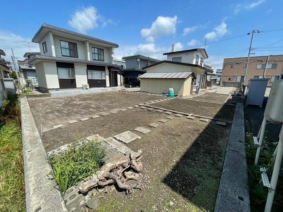 Large Land Parcel in Hondori 4 - Photo 1